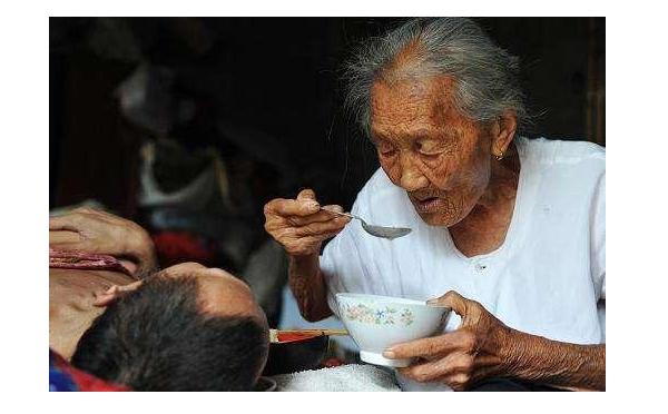 催人泪下的母爱照,看一次哭一次