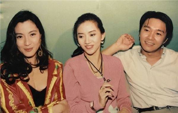 杨紫琼,梅艳芳与周星驰罕见同框合影,网友调侃亮点在女神眼睛!