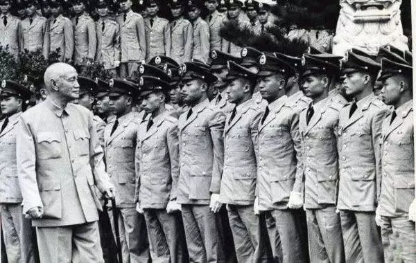 1938年10月2日,日军第106师团选择74军的防区突破,突破口便选在了74军