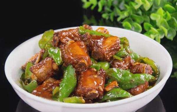 排骨这样做开胃又下饭, 香气扑鼻|排骨|冰糖|青椒_新浪网