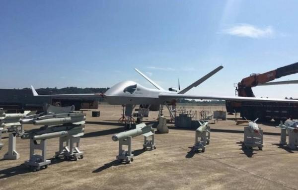翼龙无人机海外作战摧毁恐怖份子飞毛腿导弹发射车