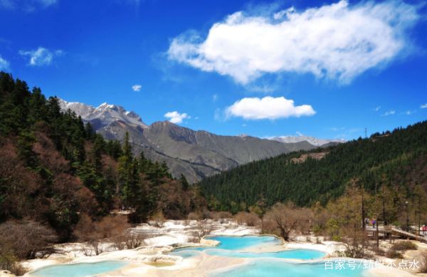 松潘縣境內,是中國唯一保護完好的高原溼地,與九寨溝相距100千米,海拔