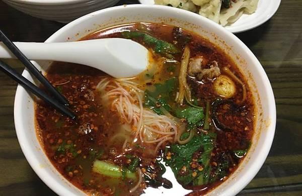 西安麻辣入味的13家米线,排队也要再吃一回!
