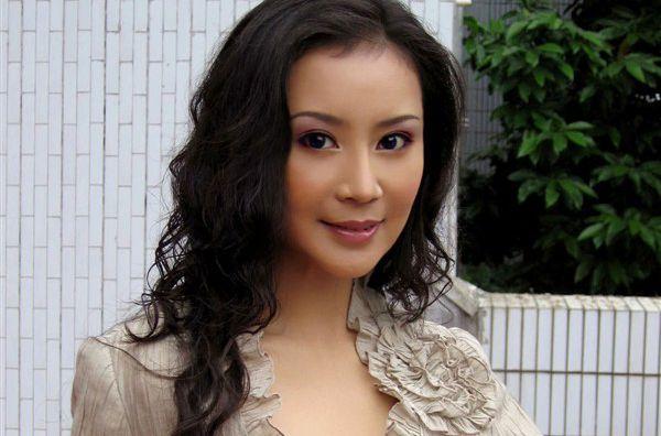 小兵张嘎乐乐的母亲全剧最美却被龟田玷污今46岁风情依旧