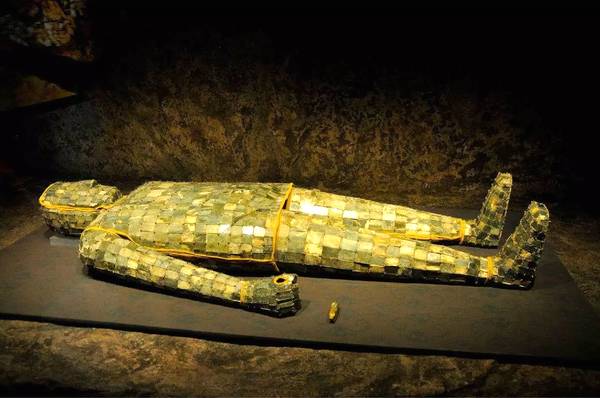 想深入了解汉人丧葬的礼数,玉棺