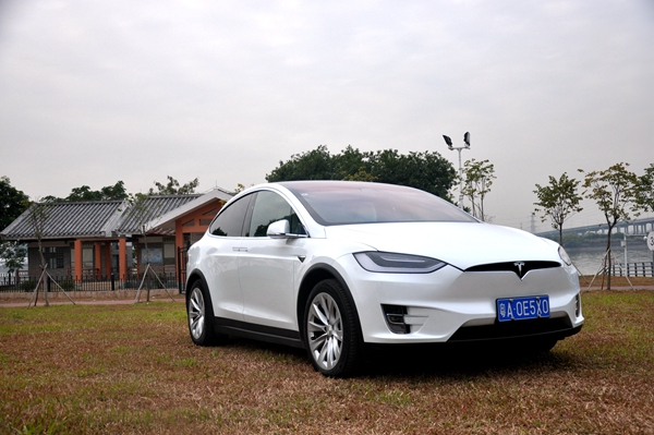 有着非同一般的体验感受 试驾特斯拉model x 100 d