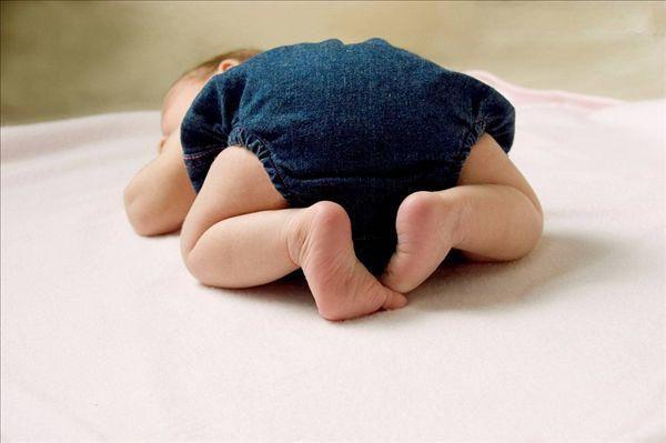 宝宝睡觉时笑到抽筋的尴尬事,我全遇上了!