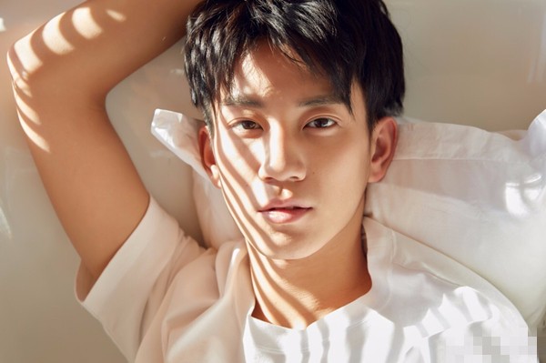 王子奇暖心回赠粉丝扭蛋惊喜