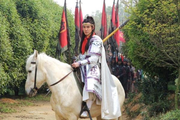 罗成秦叔宝二人对战说大话留一手,后代罗通更是悲壮|罗通|罗成|秦琼