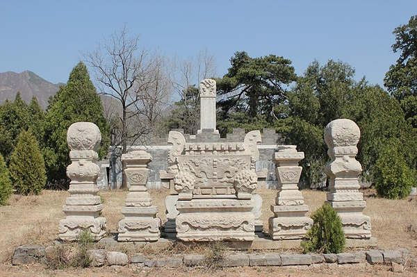 有自己的陵墓,与皇后一同葬于妃子陵墓|明十三陵|景山|思陵_新浪新闻