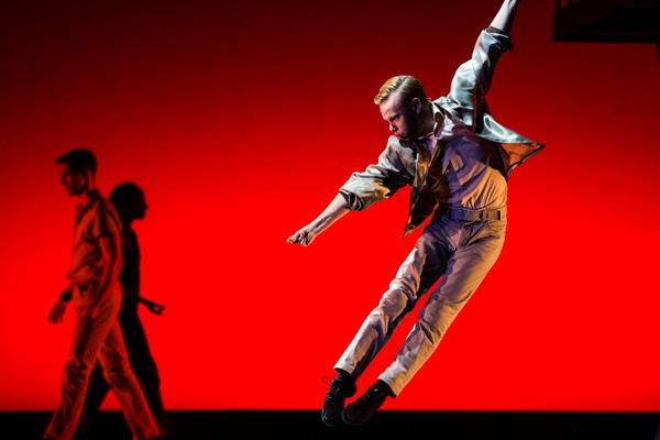 托尼的扮演者凯文·哈克说,"一开始我没有足够的自信,慢慢的,我发现在