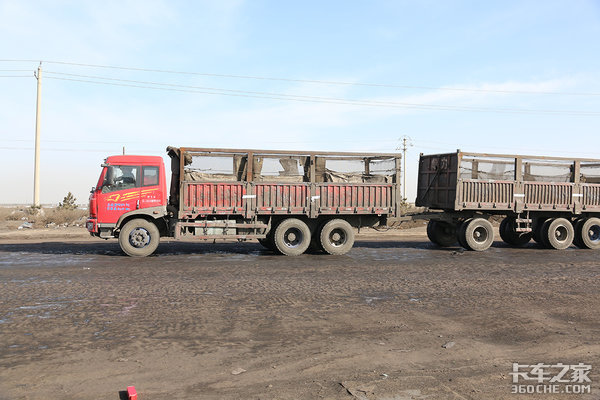 治超高压之下,"百吨王"屡见不鲜,超载现象依然严重-新浪汽车