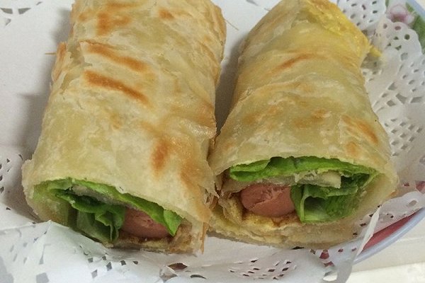 早餐必备,教你在家做鸡蛋灌饼!一样的好吃美味