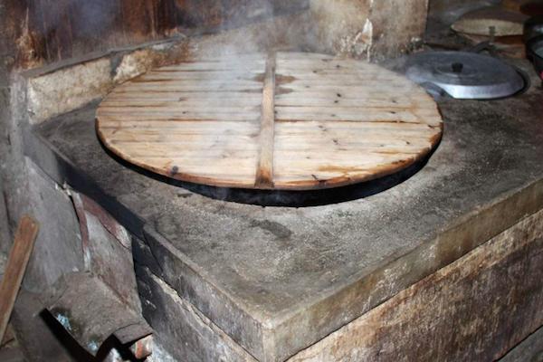 农村里正在消失的土灶,吃一顿少一顿的老味道