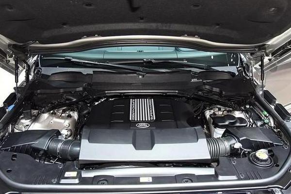 路虎揽胜搭载5.0升机械增压v8发动机 2018年3月在中国市场上市
