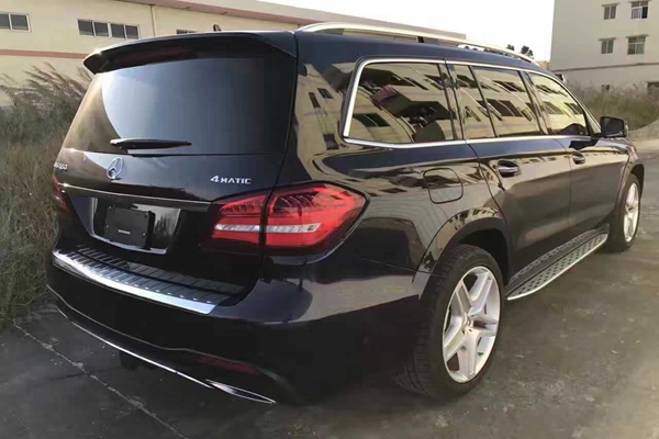 2017全新奔驰gls550,黑色