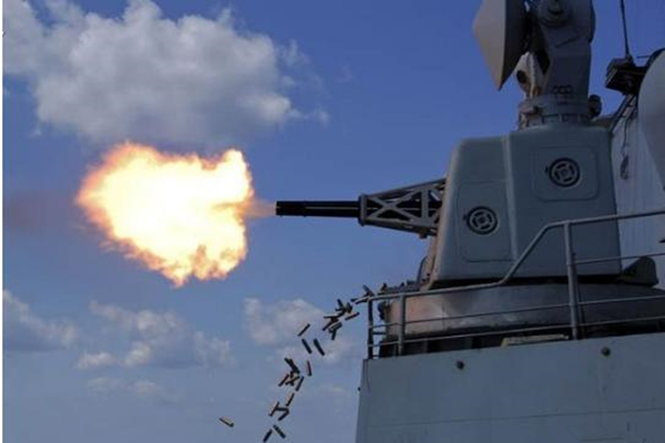 中国军舰装备的730近防炮威力有多大?可以击毁坦克吗?