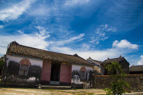 宝山村位于霸王岭山脚,是一个黎族村落.