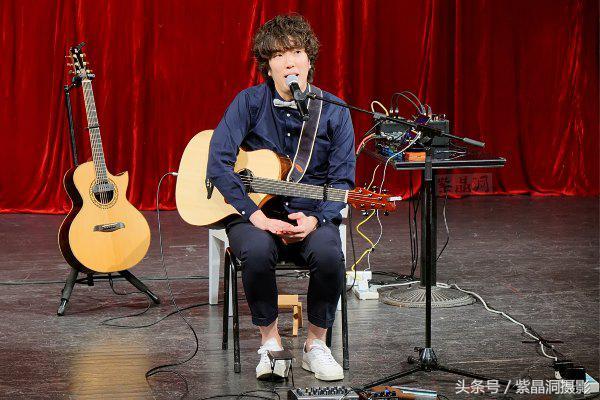 资讯 综合 > 正文 台湾沃琪 voki手工吉他签约日本指弹大师谷本