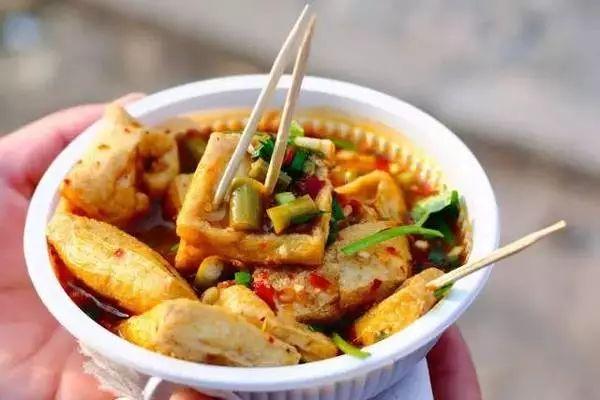 辣 汤▼荷兰黑椒牛肉风味浓汤豆 浆 油 条▼中式炸面包棍配现磨淡奶