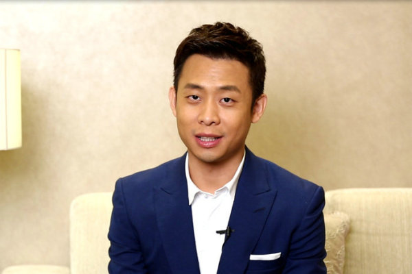 他因长得丑10年接不到戏落魄时被女友抛弃今40岁爆红