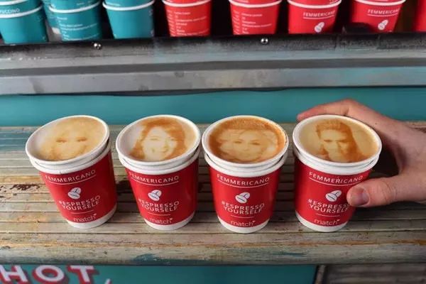 人家的周末:喝3d打印咖啡相亲,潜水去吃饭