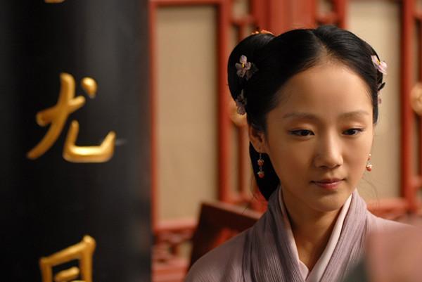 《红楼梦》里这个三等丫鬟才是林黛玉和薛宝钗的另一个合体