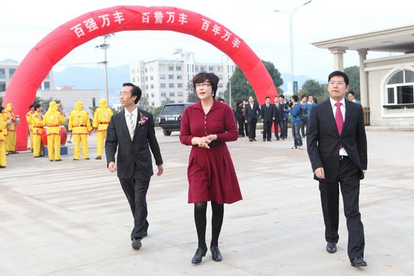 13,陈爱莲,吴良定夫妇:根据最新的富豪榜数据显示,陈爱莲,吴良定夫妇