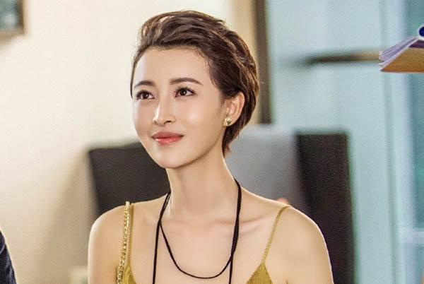 她以超女身份进入娱乐圈,却凭出色演技成为当红小花旦!