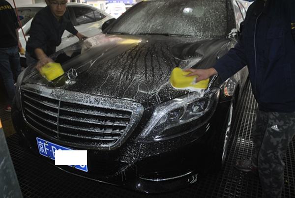 黑色奔驰s320l白金镀晶施工案例