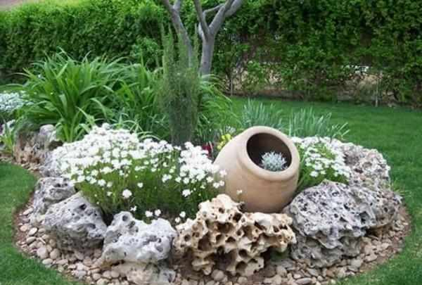 今天,我们选择了几个你肯定喜欢复制的小石头花园,来看看这些小石头