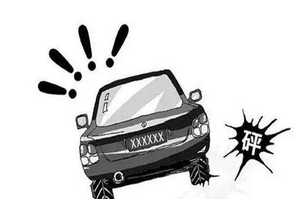 二,频仍急刹车很多人爱好汽车刚启动或行驶中猛踩油门,享用猛加快的