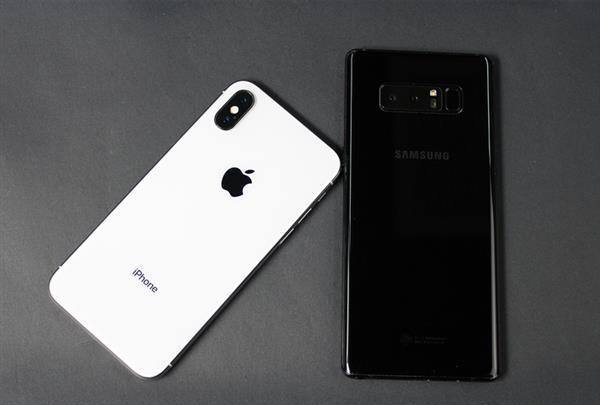 13 150mbps,性能只有820的x12 lte水平,相当于落后了一年左右.