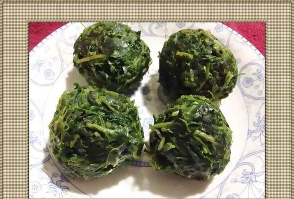 陕西菜疙瘩有荠菜,苜蓿,洋芋,洋槐花的 你吃过没有?