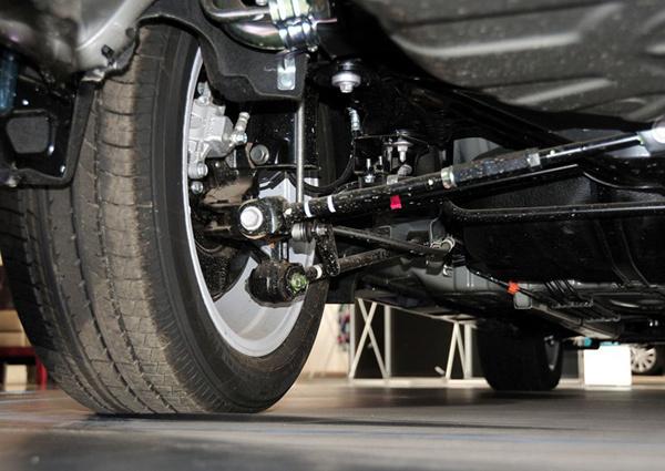高端汽车的多连杆独立悬挂到底是个什么结构?