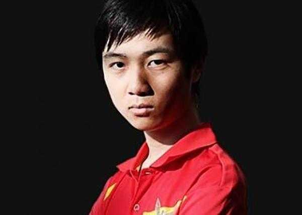 比起其他知名选手,鳄鱼哥显得低调内敛的多,然而文静的外表下隐藏着他