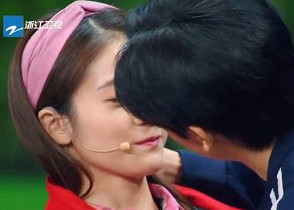 演员的诞生侯明昊张雪迎是真吻吗 二人有爱互