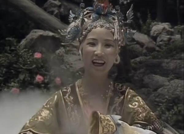 当初,四圣试禅心,观音,文殊,普贤全部变成黎山老母的女儿,叫她一声