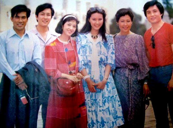 朱时茂,龚雪,唐国强,斯琴高娃,方舒等合影