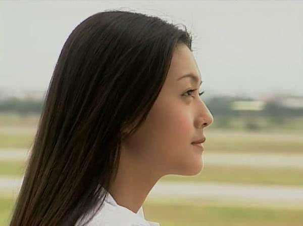 想当初她年轻的时候,在演《流星花园》中杉菜一角时,凭着这一头秀发成