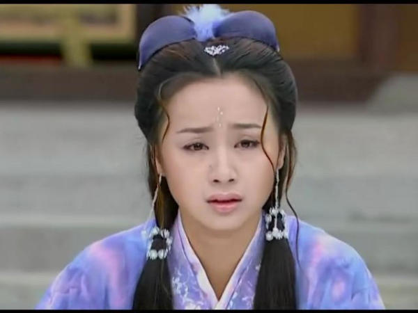 她是《律政佳人》里外冷内热的女强人钱小美.