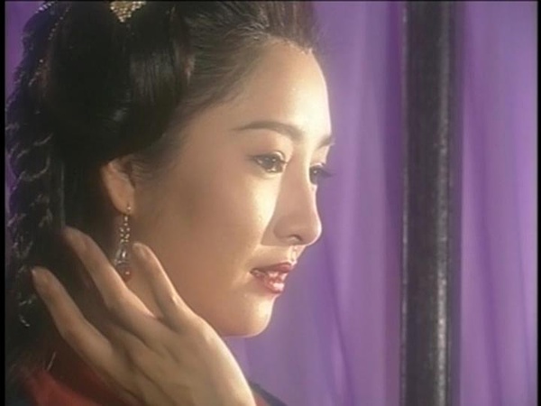 副帮主马大元的妻子康敏,天性放荡,是段正淳的情妇之一,还与白世镜