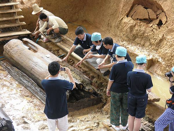 江西省靖安县发现了一座距今2500年前的东周时期古墓.