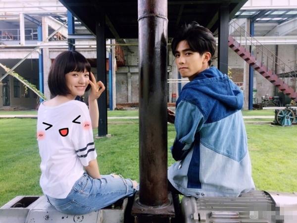 宋威龙与星女郎林允恋情曝光，男方默认，而女方的回应太搞笑了