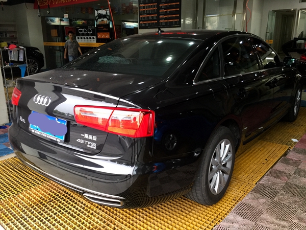 奥迪a6l幻影黑 镀膜美容洗车