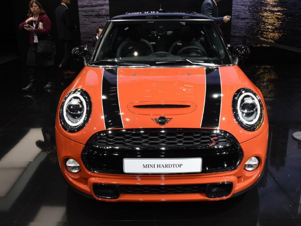 2018款宝马mini cooper s体验,情怀满满,空间依旧是最大弊端
