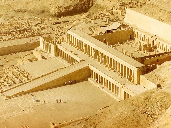 苏美尔神庙图片