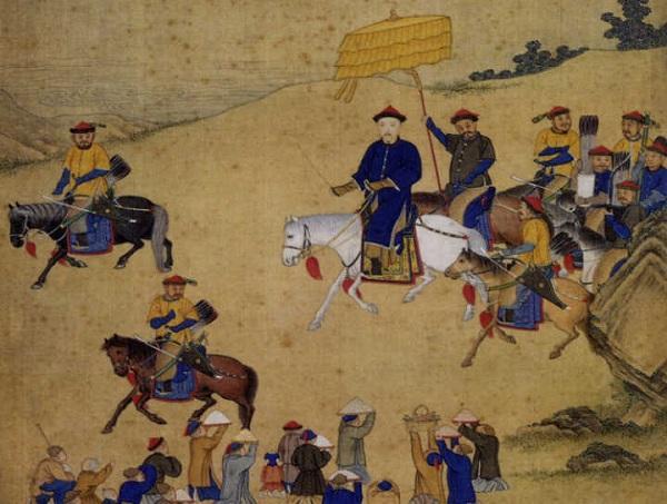 每年皇帝出行围猎之时,皇子贝勒,文武官员都要悉数参与,如果射中的