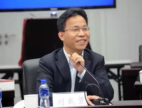 提着蛇皮袋走出岳阳县的刘载望,何以登上胡润百富榜?