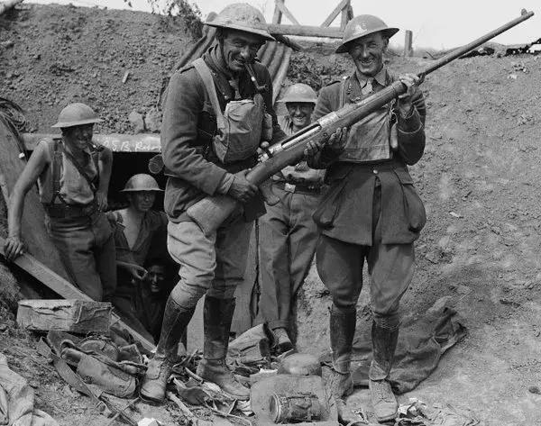 一战放大版毛瑟98步枪每个德国士兵连开三枪就要送进医院